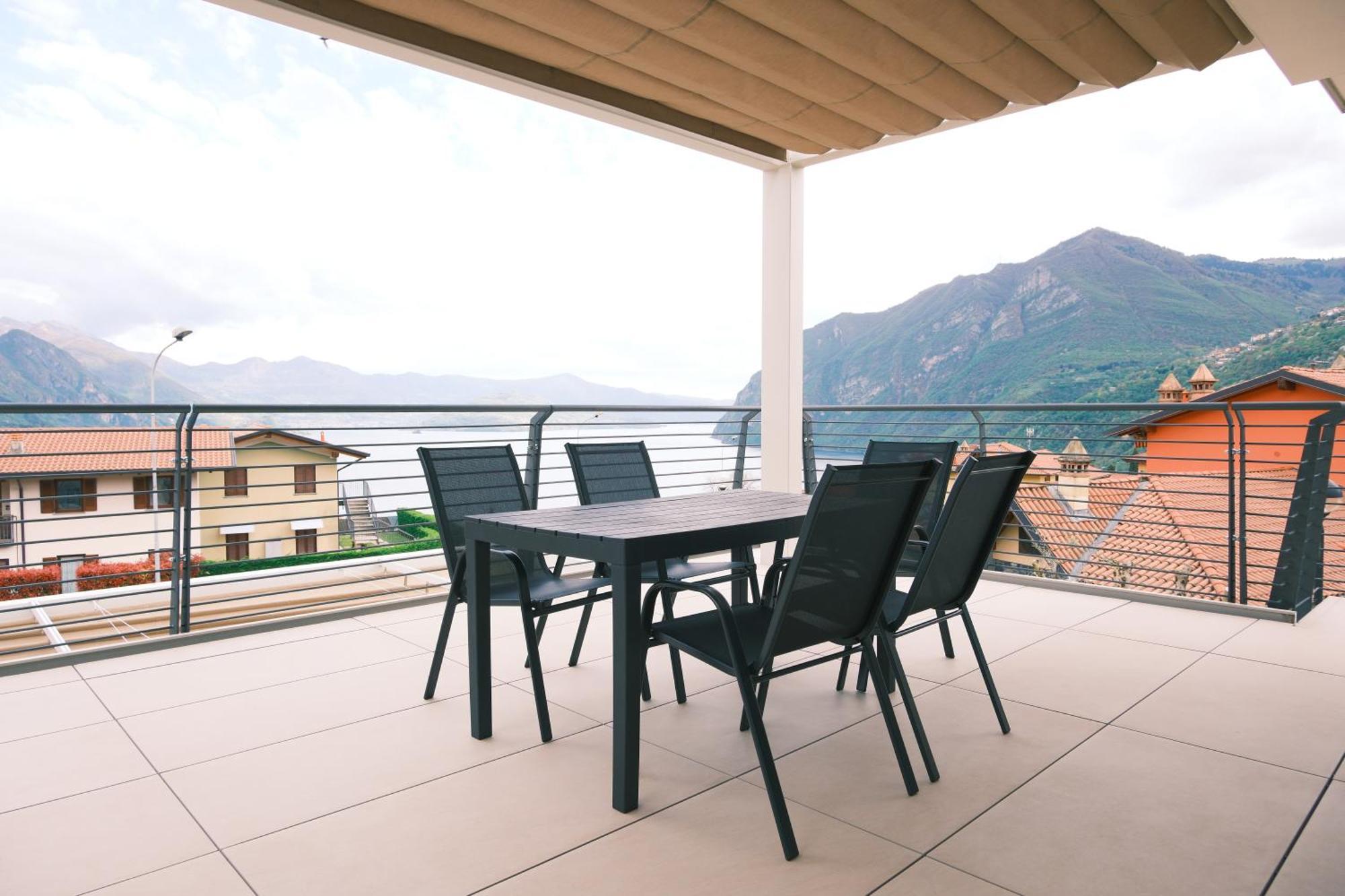 Costa Blu - Terrace Overlooking The Lake & Pool Riva di Solto Exterior foto
