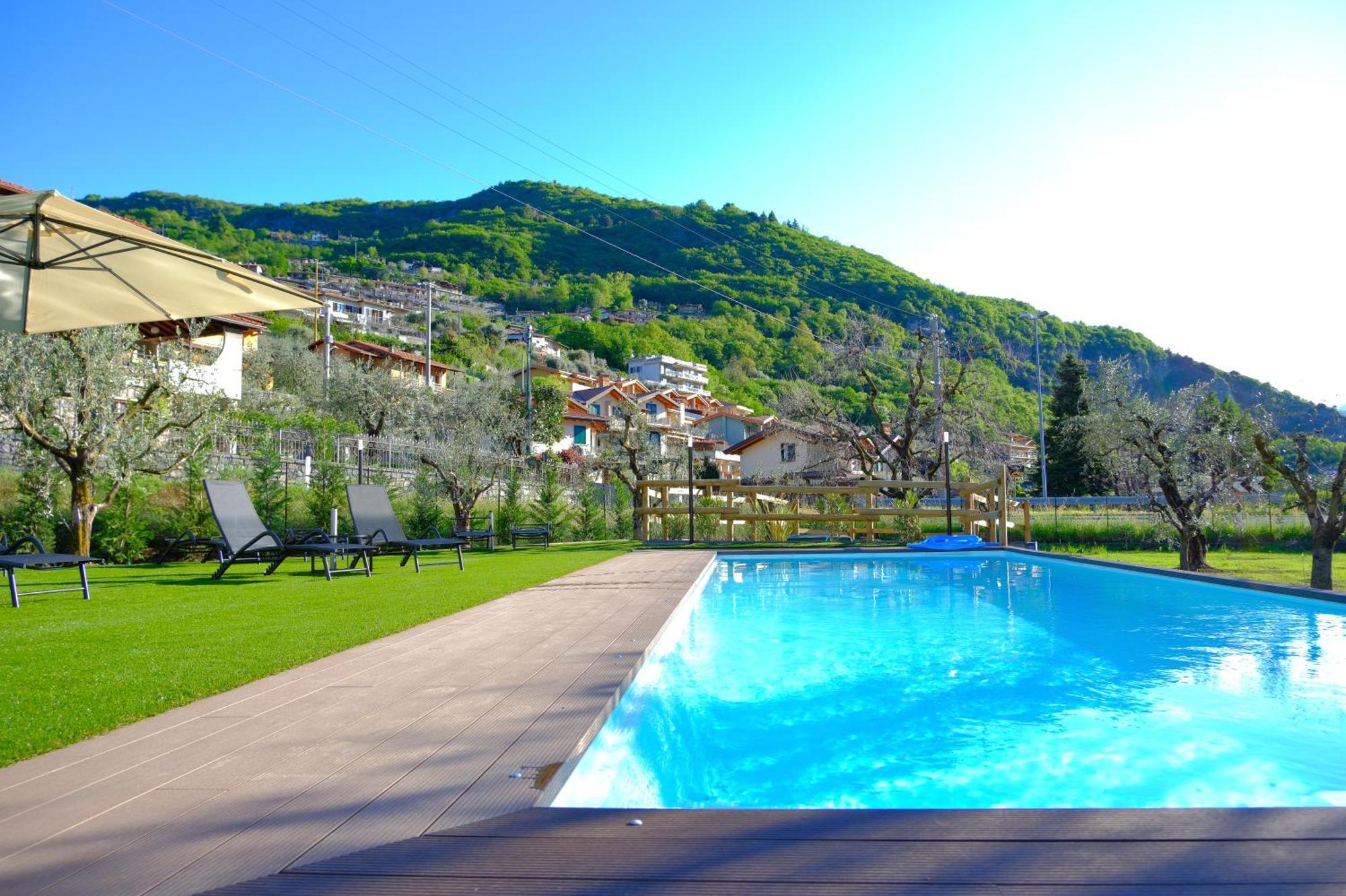 Costa Blu - Terrace Overlooking The Lake & Pool Riva di Solto Exterior foto