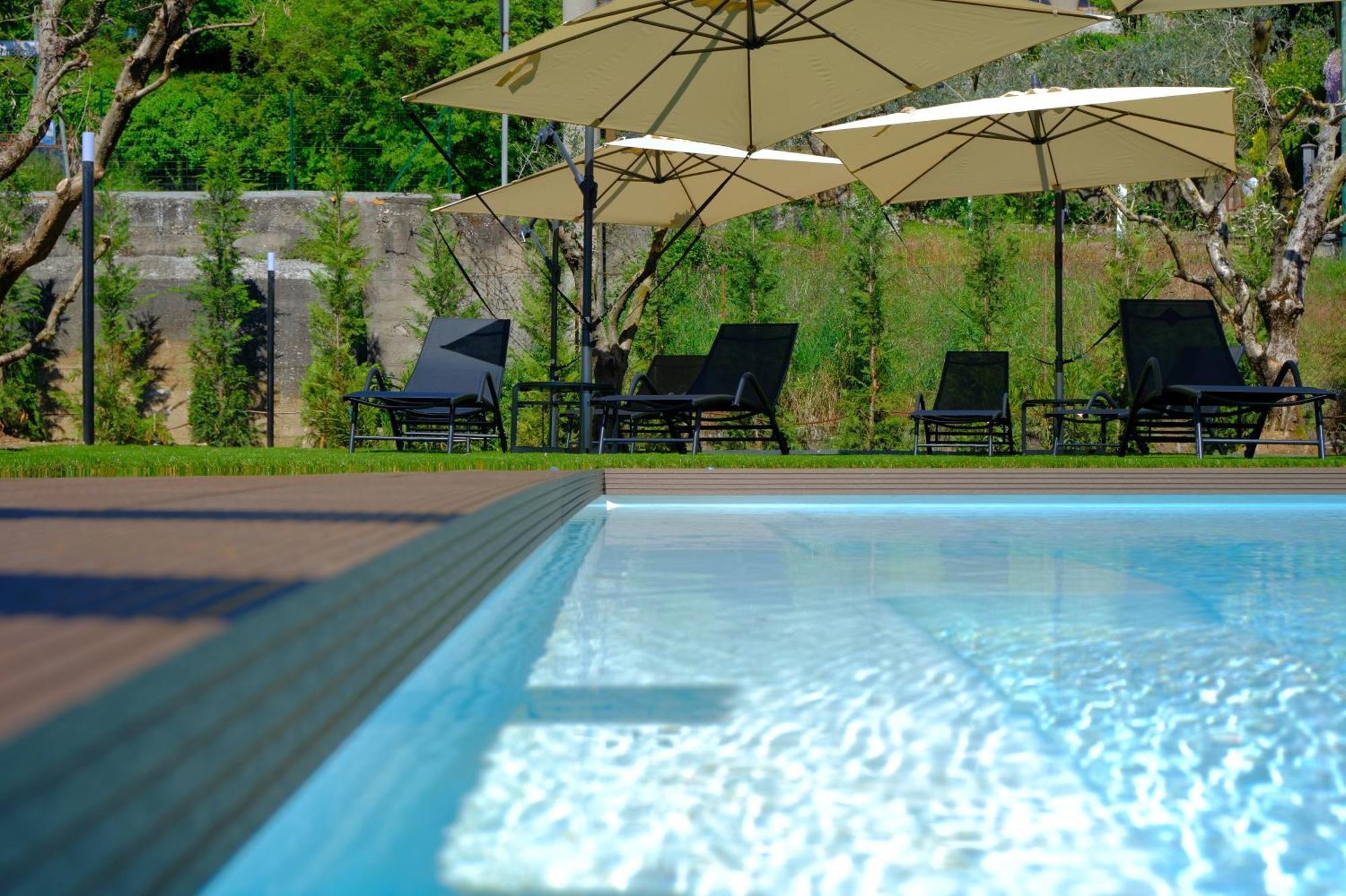 Costa Blu - Terrace Overlooking The Lake & Pool Riva di Solto Exterior foto